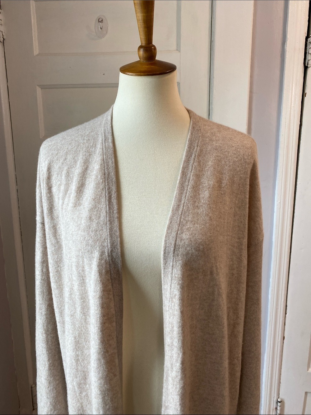 Garnet Hill Long Cashmere Pocket Cream Cardigan, Size L - Picture 6 of 15